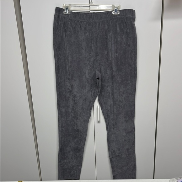 Gray Suede-Style Leggings - Picture 1 of 6